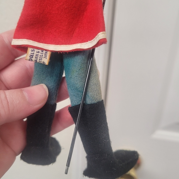 Preowned Vintage R. Dakin & Company Dream Dolls Caroler - Picture 9 of 13